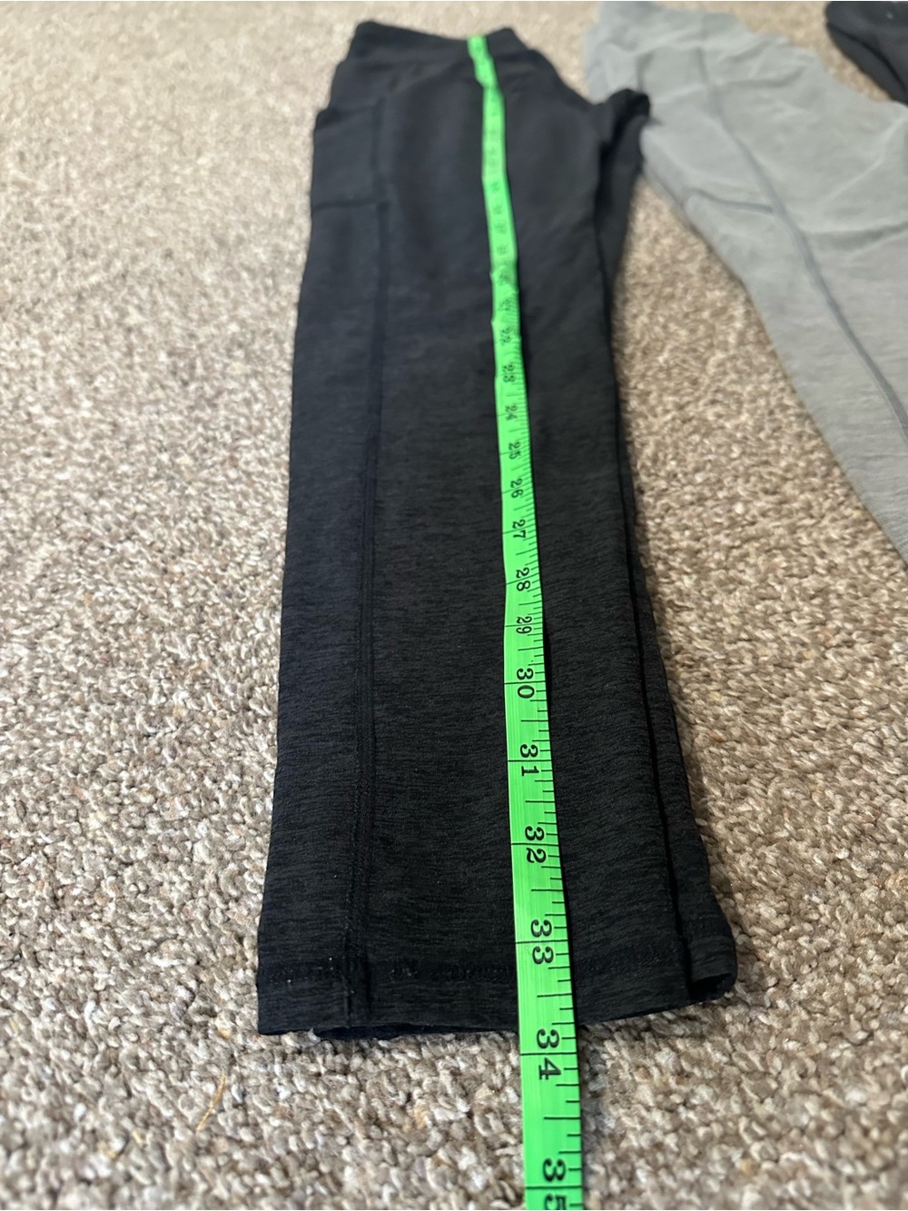 American Eagle, VS and Kirkland Women's Leggings- 4 pair bundle - Picture 12 of 16